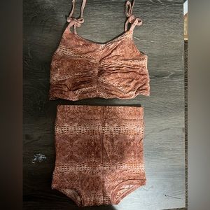 Kate Quinn cedar croc set